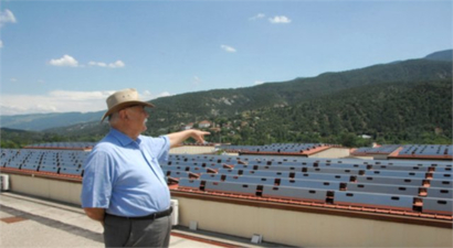 Güneşten Elektrik Üretip Devlete Satıyor