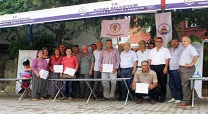 Kozan`da Üreticiler Köylü Pazarı Kurdu