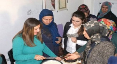 Kadın Çiftçilere Peynir Yapımı Öğretildi