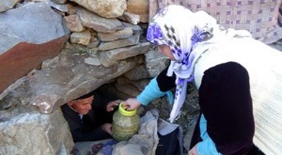 Hakkari`de Mağaralar Buzdolabı Olarak Kullanılıyor