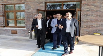 Antalya`lı Çiftçilere Havadan İhracat Kapısı Aralanıyor