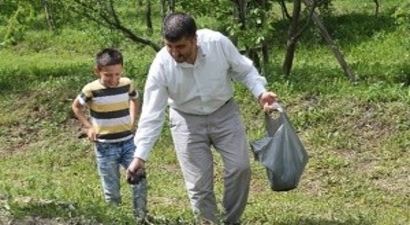 Bağ ve Bahçelerini Domuzdan Korumak İsteyen Berber, Saç Kullanıyor
