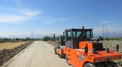 Çiftçilere Güvenli Yollar Yapılıyor