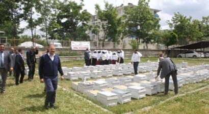 Kadın Kursiyerlere Arı Kovanı Dağıtıldı