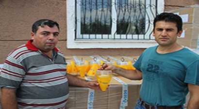 Üreticiye Akdeniz Meyve Sineği Tuzağı Dağıtılıyor