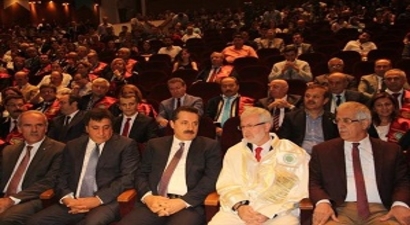 Bakan Çelik: `Aydın Olmak İçin Önce İnsan Olmak Gerekir`