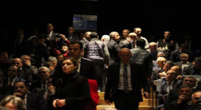 Tarım Bakanı`na Protesto! Çiftçiler Salonu Terk Etti