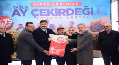 Çiftçilere Yağlık Ayçiçeği Tohumu Desteği