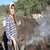 Kadın Girişimci Zeytin Odunundan Mangal Kömürü Üretiyor