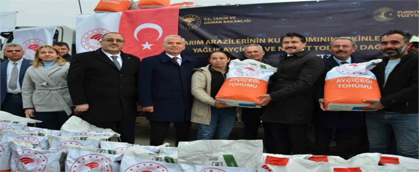 590 Çiftçiye 20 Bin 50 Kilogram Tohum!