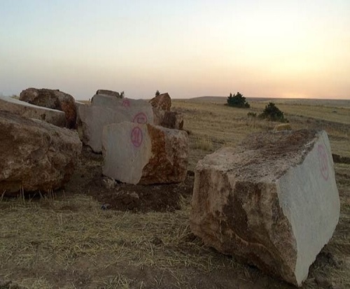 Taş değirmende yapılan bulgur buğdayın doğasına uygun olarak öğütüldüğü için daha sağlıklı ve doğaldır Duru Bulgur taş değirmelerde kullandığı doğal taşları da doğadan alır ve değirmen taşı olarak işler asla dökme değirmen taşı kullanmaz Öğütülen buğdayın doğal olması öğüten taşın da tamamen doğal olması ile ortaya çıkan bulgur da tamamen doğaldır