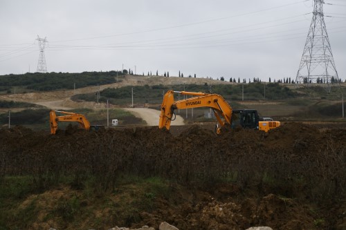 Ülkemizdeki sanayi fabrikalarının kentleşme konusunda büyük yatırımlar yapan şirketleri turizm sektörü ve tarım arazileri üzerine yatırım yapan daha birçok sektörün toprağa ve tarıma karşı duyarlı ve bilinçli olmaması